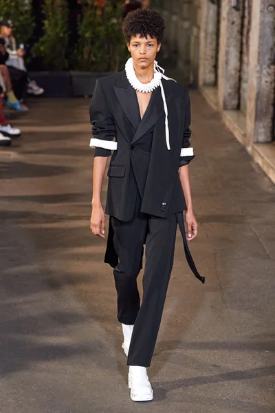 Look 28